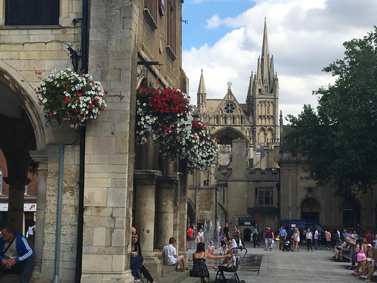 Fantastic Hampton Centre Stay Peterborough Exteriör bild